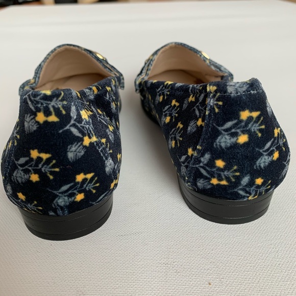 CAbi navy floral velvet loafers style 6005 size 7 - Picture 3 of 5